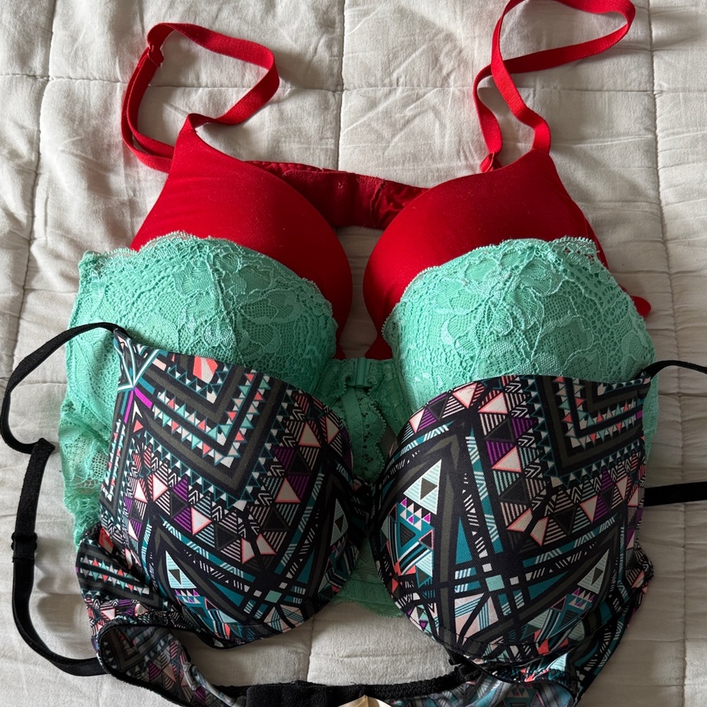 Victoria’s Secret set of 3 PINK 34 C bras